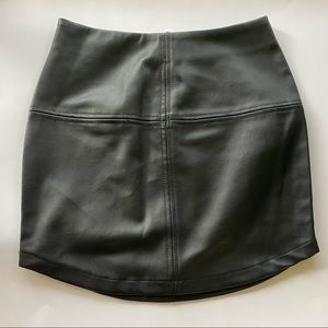 NWOT Lulu’s Faux Leather Mini Skirt